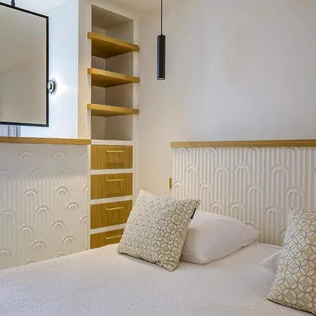 Apartment Perle Rare Au Coeur De La Pinede Antibes